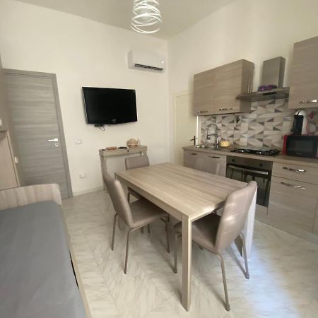Appartamento Bilocale 4 Posti Bosa Bagian luar foto