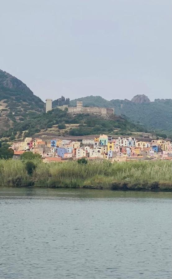 Appartamento Bilocale 4 Posti Bosa Bagian luar foto