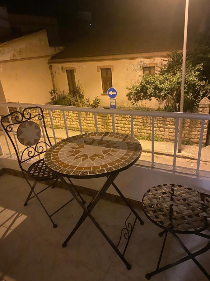 Appartamento Bilocale 4 Posti Bosa Bagian luar foto