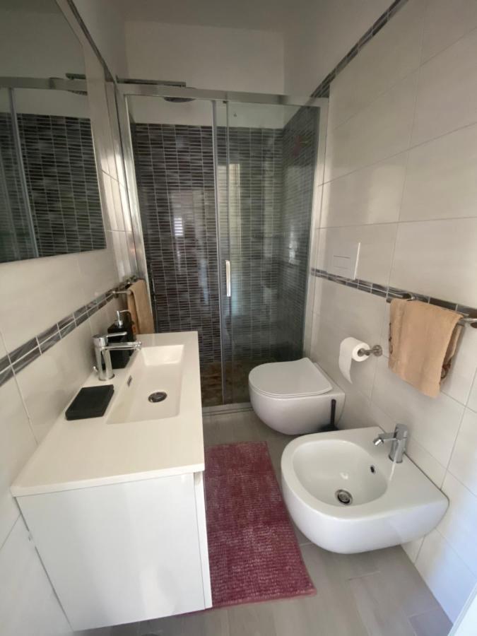 Appartamento Bilocale 4 Posti Bosa Bagian luar foto